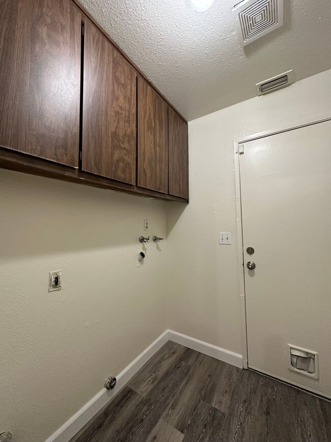 Building Photo - 4 Bedroom Near Delta Shores