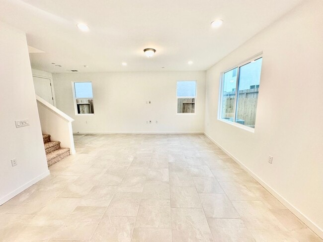 Building Photo - BRAND NEW 3/2.5 Lennar In Riverstone Community