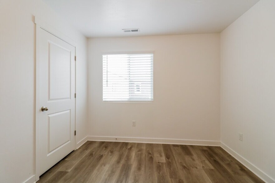 Building Photo - 7877 Cronus Ln