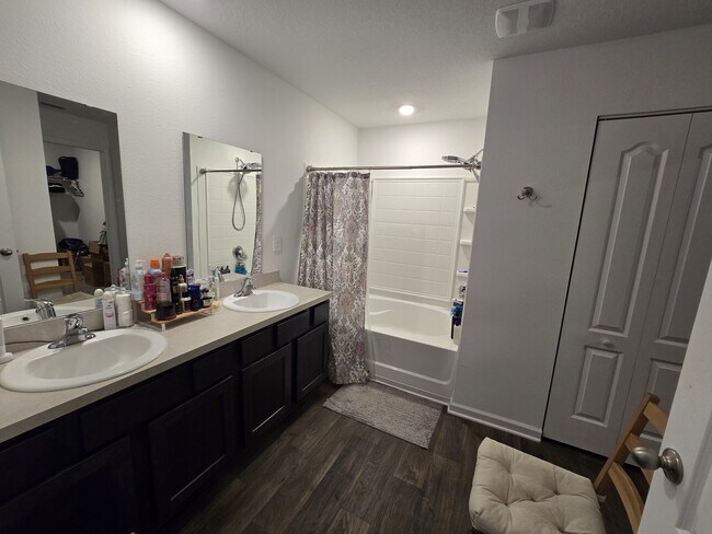 Building Photo - 108 Landing Blvd