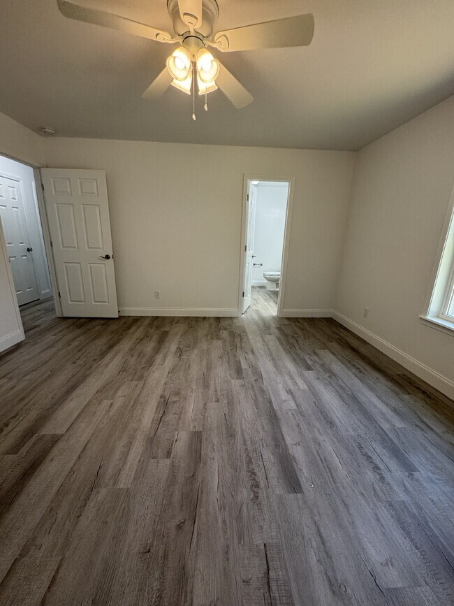 Building Photo - "Charming 3-Bedroom Retreat in Mars Hill: Cozy Comfort with 2 Full Baths!"