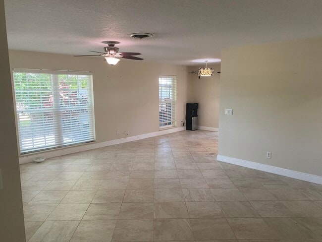 Building Photo - 1435 Wyn Cove Dr
