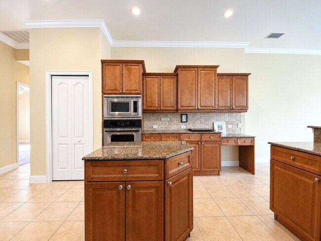 Building Photo - Now Available for Rent – 4/3 with flex room