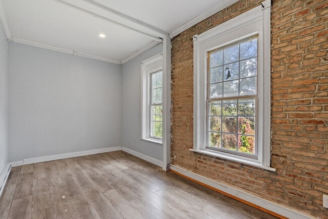 Building Photo - 179 Elk St