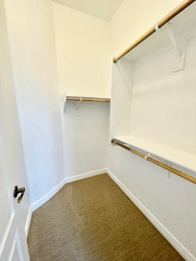 Building Photo - Gorgeous 3 Bed/2.5 Bath + Den Home In Chandler! Gated Community & Upgrades Throughout Home!