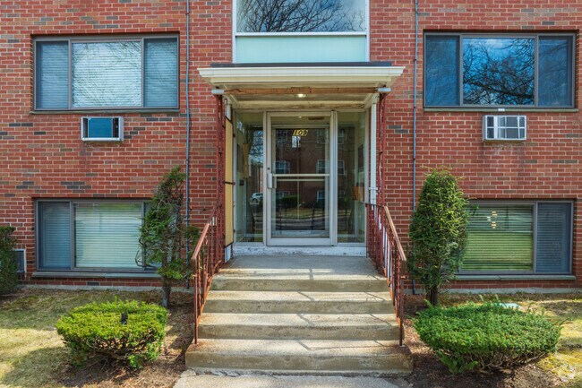 Entrance - 109 Oxford St