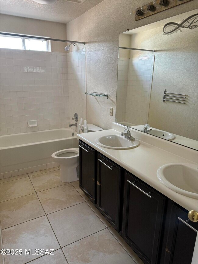 Building Photo - 8041 S High Canyon Dr