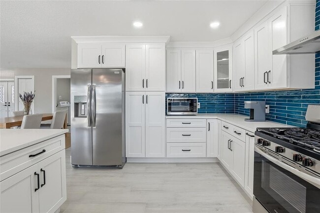 Building Photo - 3918 Americana Dr