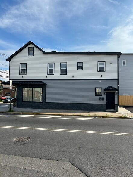 Building Photo - 331 Myrtle Ave
