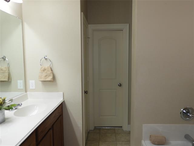 Building Photo - 5812 Quicksilver Dr