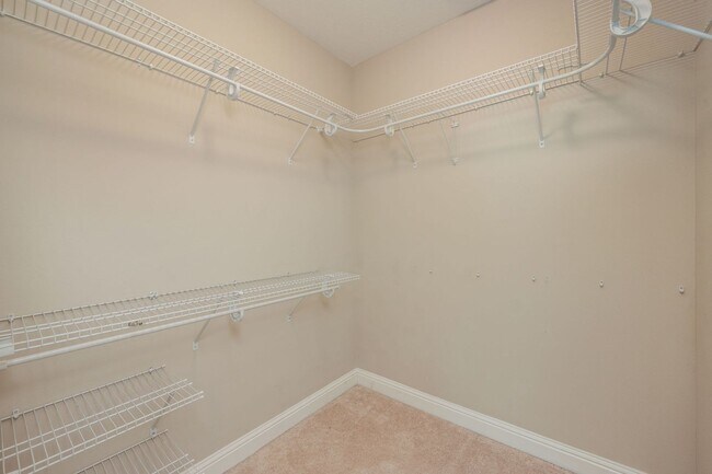 Building Photo - Modern 4-Bedroom Home with Designer Touches in the Heart of Niceville
