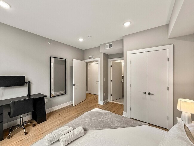 Building Photo - 626 N Delaware Ave