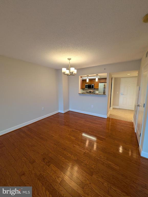 Building Photo - 11800 Sunset Hills Rd