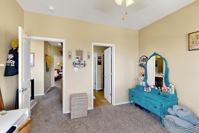 Building Photo - Sawmill District Townhouse 2/BD2/Story 2.5...