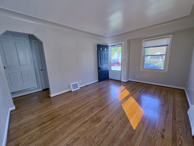 Building Photo - 21311 Beechwood Ave