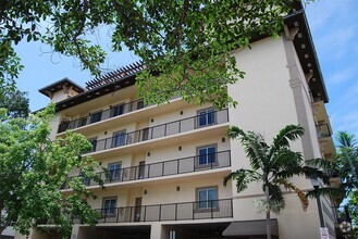 Building Photo - 909 SW 15th Ave