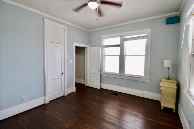 Building Photo - 901 Broadway Avenue J