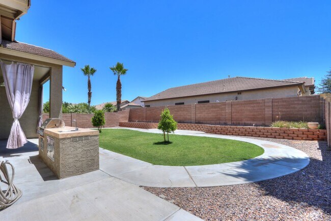 Building Photo - 22121 Greenland Park Dr