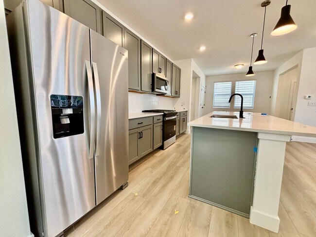 Building Photo - Beautiful 2025-Built Home in North Fort Collins!