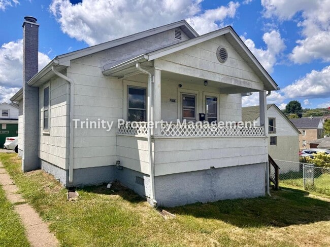 Building Photo - 1923 1/2 Gould Ave