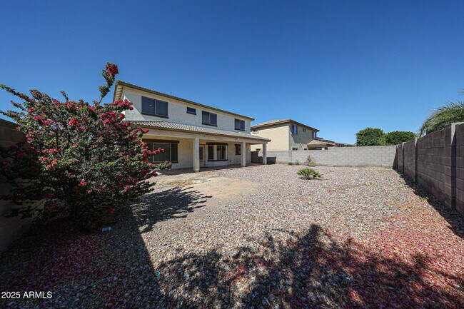 Building Photo - 17435 W Saguaro Ln