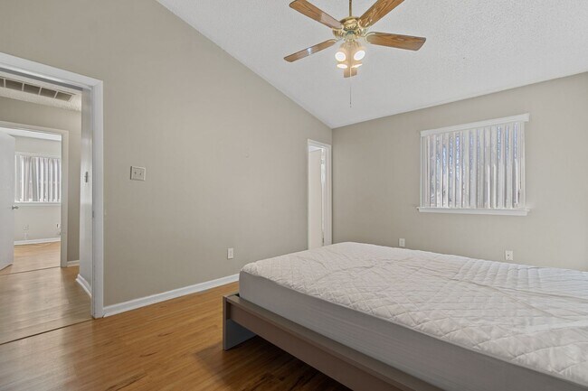 Building Photo - 4421 Smokey Lake Dr
