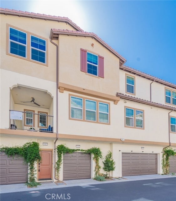 Building Photo - 209 Niebla Ln