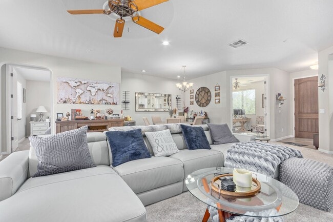 Building Photo - Beautiful Scottsdale townhome with perfect...