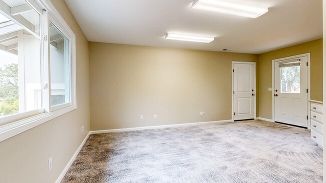 Building Photo - 7705 Starr Rd