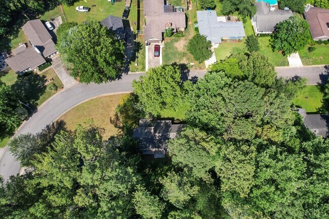 Building Photo - 233 Pine Ridge Rd
