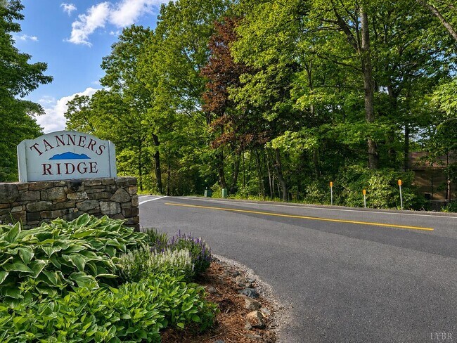 Building Photo - 2213 Tanners Ridge