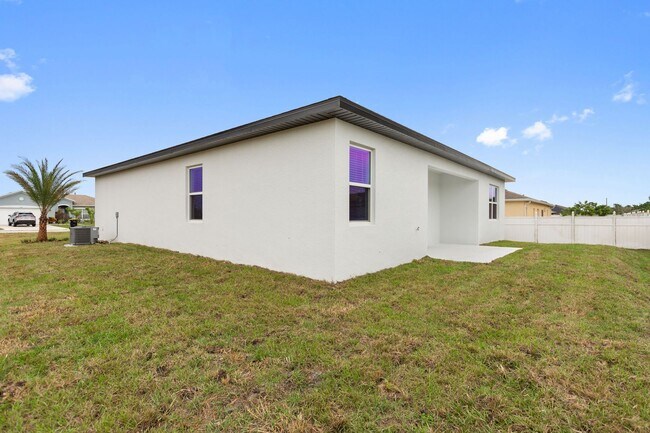 Building Photo - Deposit-Free! Modern, energy efficient hom...