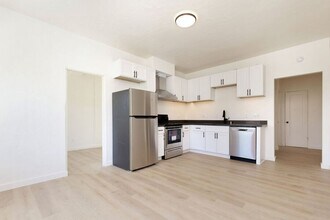 Building Photo - 6616 Telegraph Ave