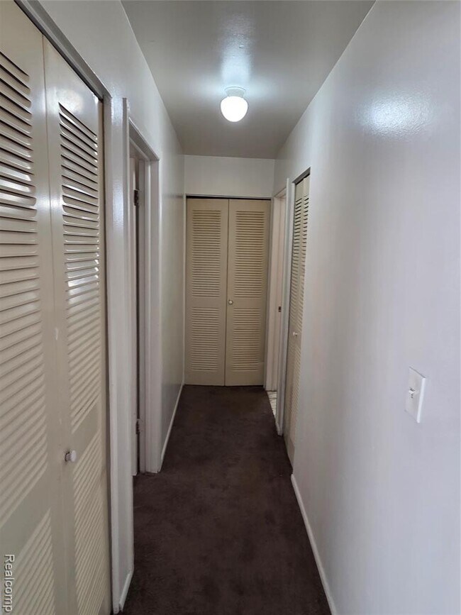 Building Photo - 19131 Lahser Rd