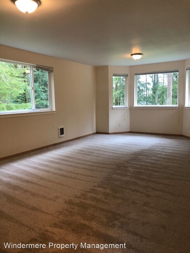 Building Photo - 3 br, 3.5 bath House - 9067 NE Hidden Cove...