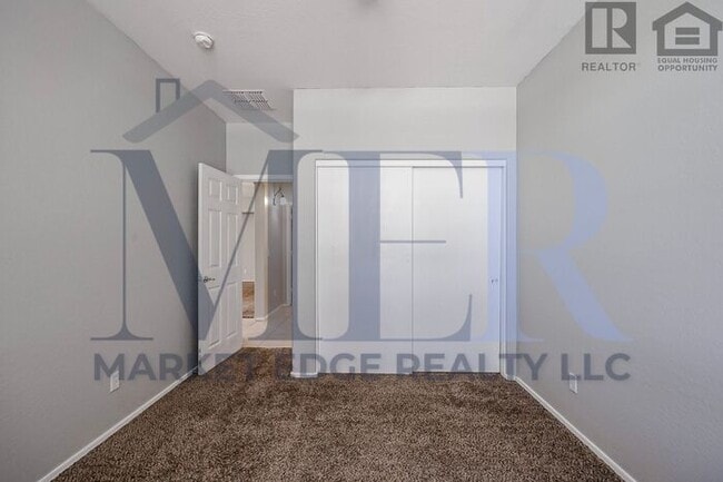 Building Photo - 3Bed/2Bath Home w/2 Car Gar-Maricopa! $199...