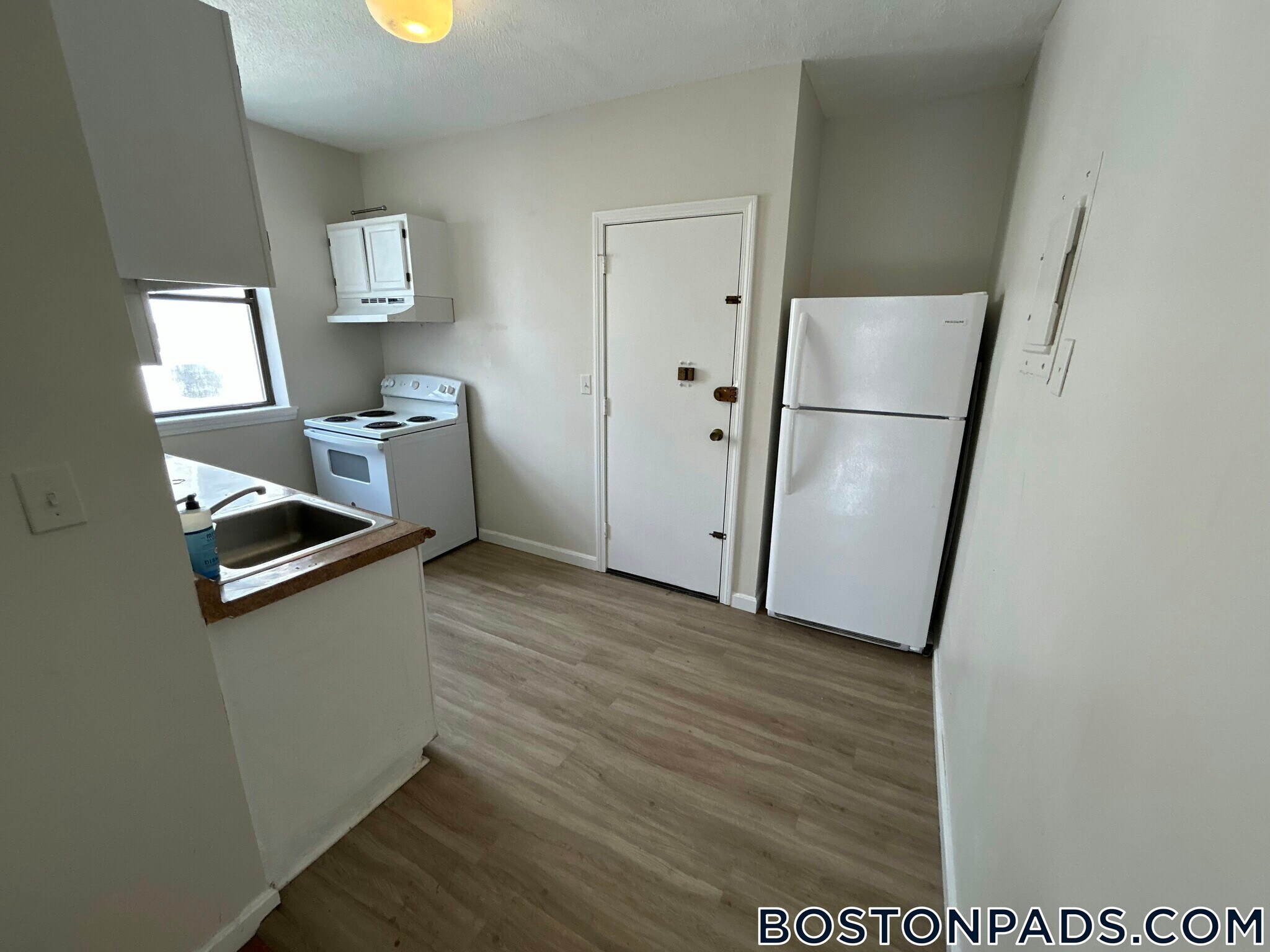 Building Photo - 317 Summit Ave