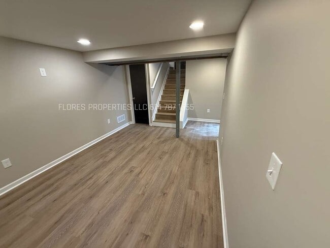 Building Photo - 4406 Glenmawr Ave