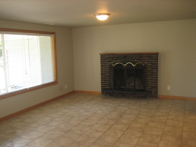 Building Photo - 13304 209th Ave SE