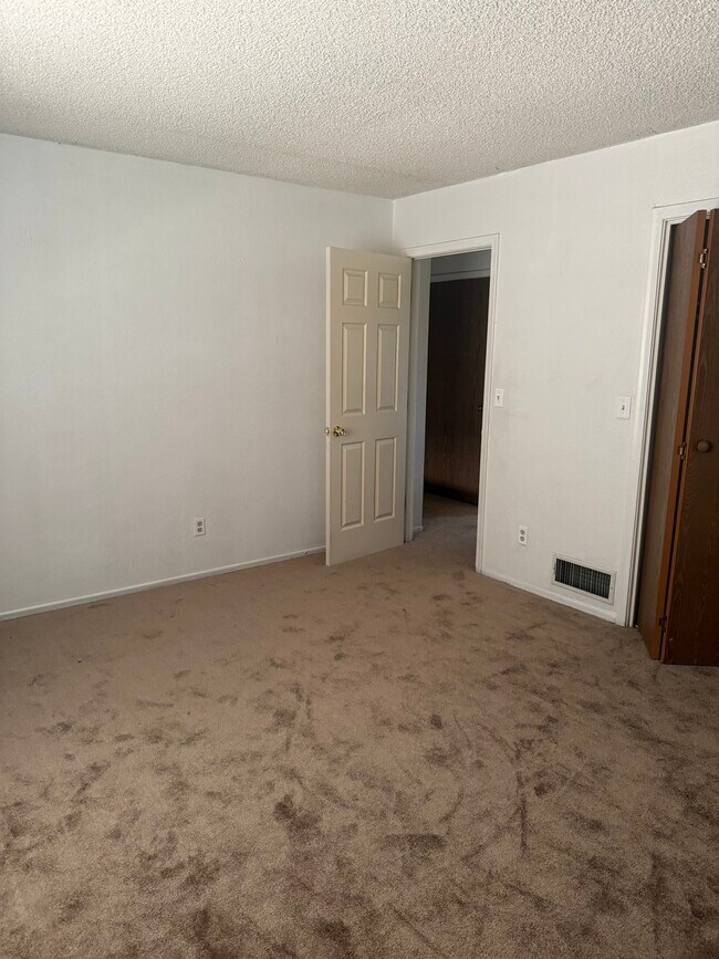 Building Photo - 797 W Mesa Verde Dr