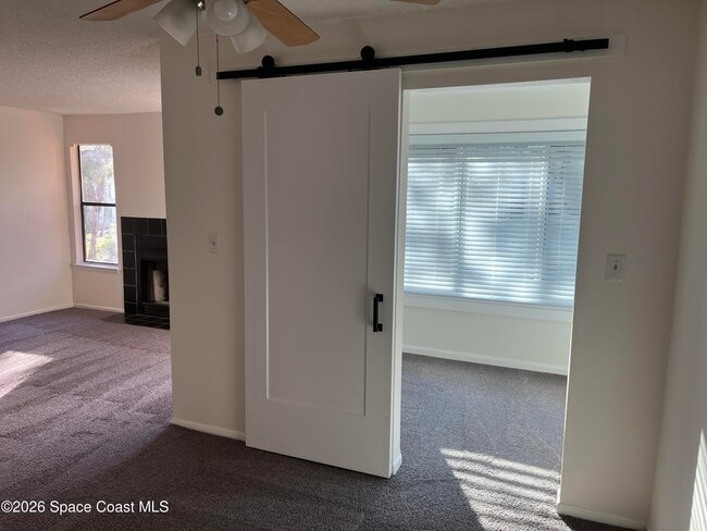 Building Photo - 225 S Tropical Trail