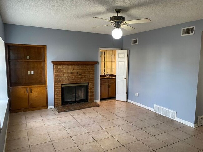 Building Photo - 3736 Deer Crossing