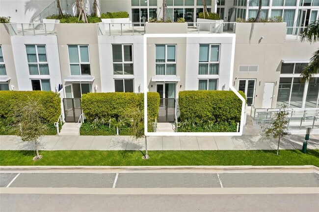 Building Photo - 401 N Birch Rd