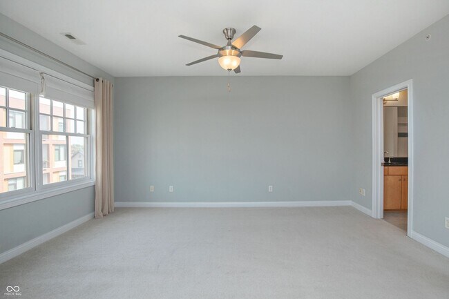 Building Photo - 517 N Park Ave