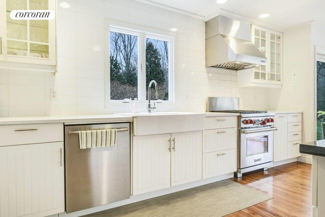 Building Photo - 12 Northview Dr