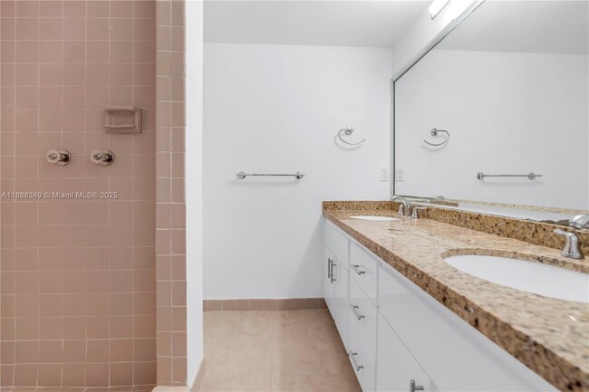 Building Photo - 3827 NE 166th St