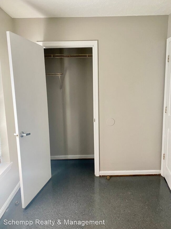 Building Photo - 3 br, 1 bath House - 2433 Slevin St. #2