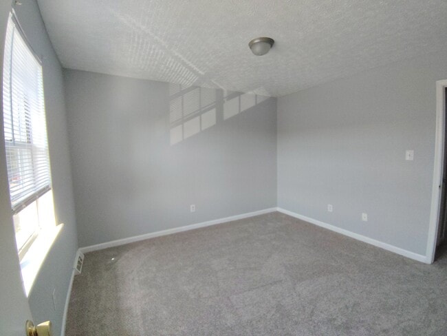 Building Photo - 30 Fonda Dr