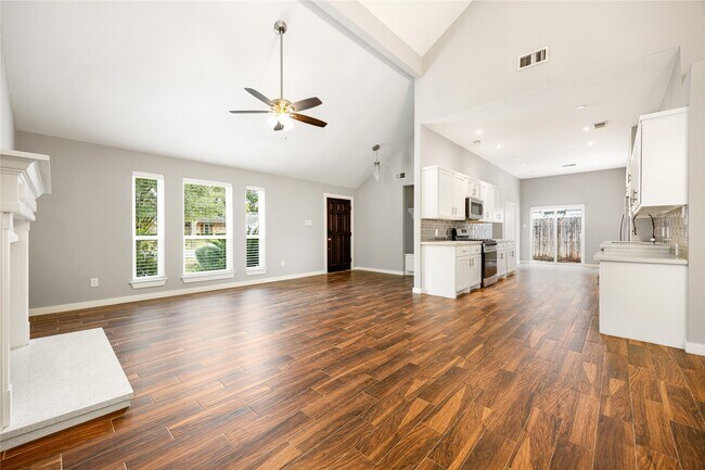 Building Photo - 5122 Prairie Creek Dr