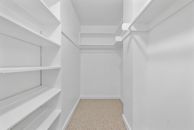 Building Photo - 80 Park St